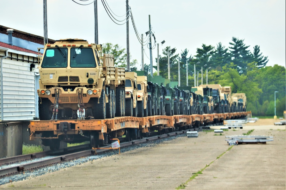 32nd Infantry Brigade Combat Team Soldiers complete ‘largest rail movement with civilian linehaul Wisconsin National Guard has ever done’