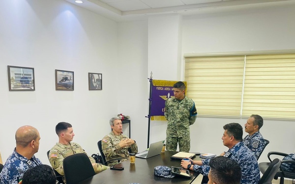 Experts from Army North and Furze Aérea Mexican 108th and 107th UH-60M helicopter squadrons participate in rescue hoist maintenance and operations exchange