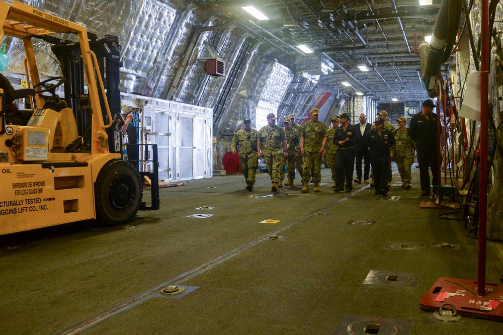 DVIDS - Images - USS Kansas City (LCS 22) Hosts Commander, Naval Supply ...