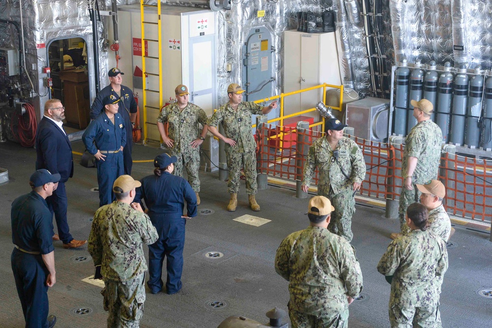 USS Kansas City (LCS 22) Hosts Commander, Naval Supply Systems Command