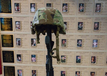 NETCOM hosts ceremony to honor fallen signal Soldiers, civilians