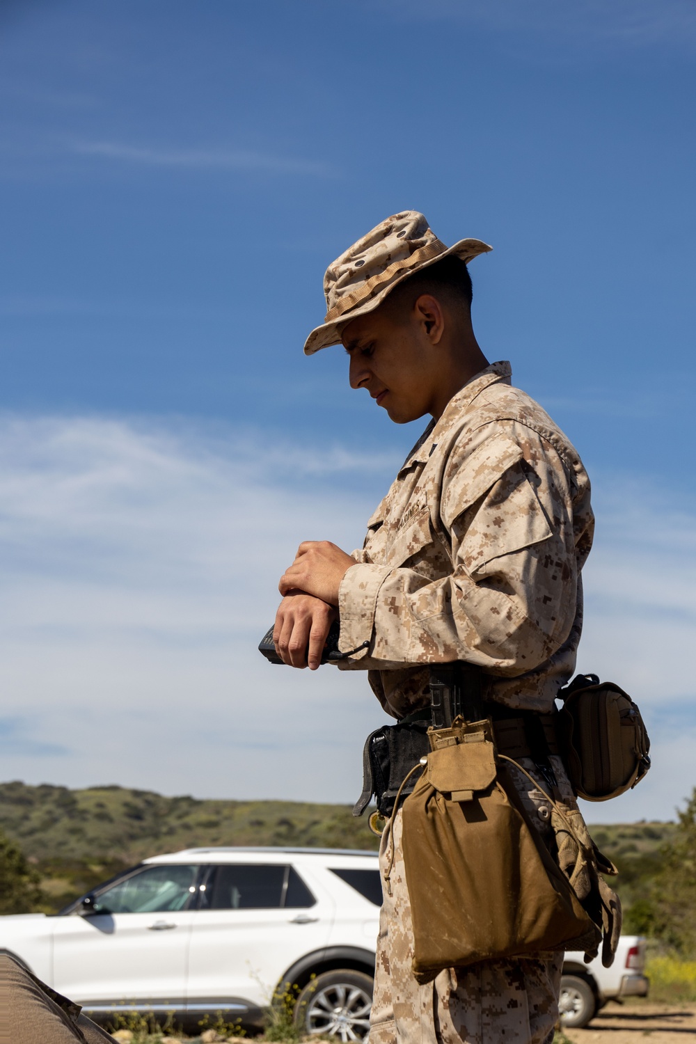 U.S. Marines, UAE Presidential Guard practice land navigation