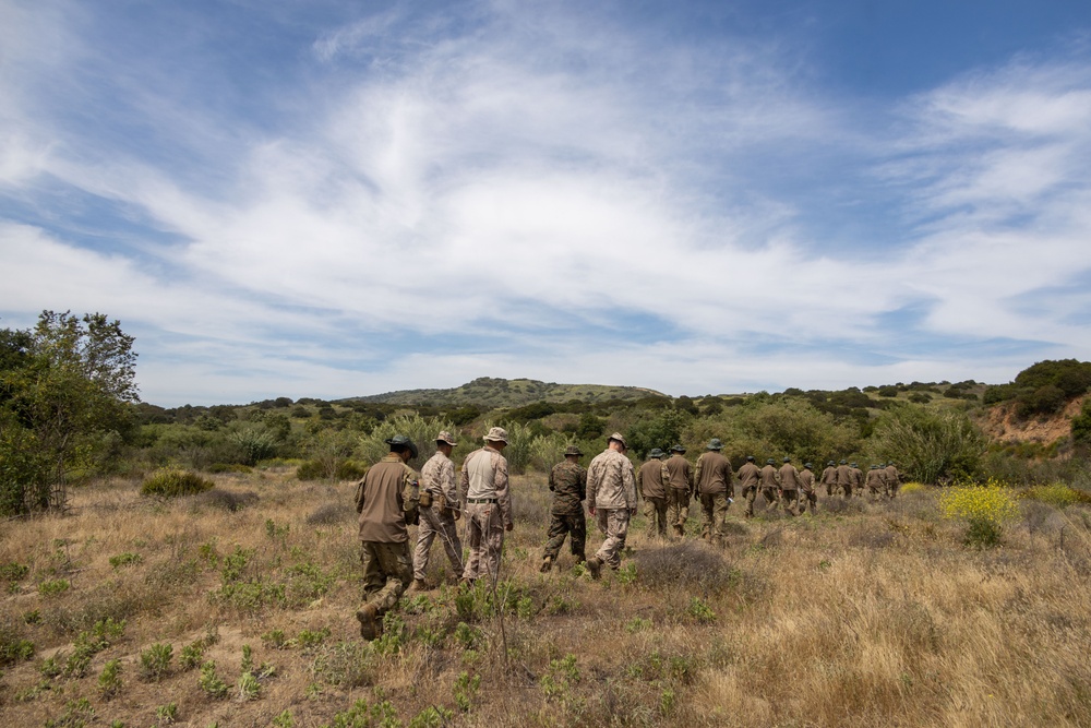 U.S. Marines, UAE Presidential Guard practice land navigation