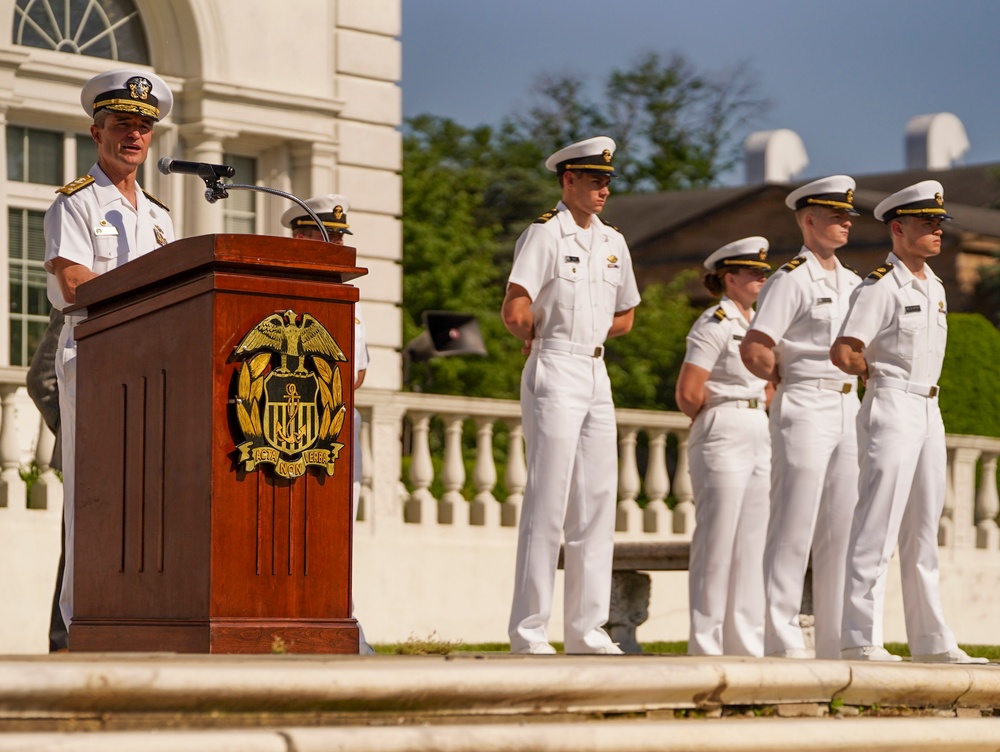 Vice Adm. Perry Honors Merchant Mariners at National Maritime Day Ceremony