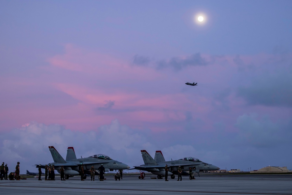 VMFA(AW)-224 and VMFA-121 execute aerial operations