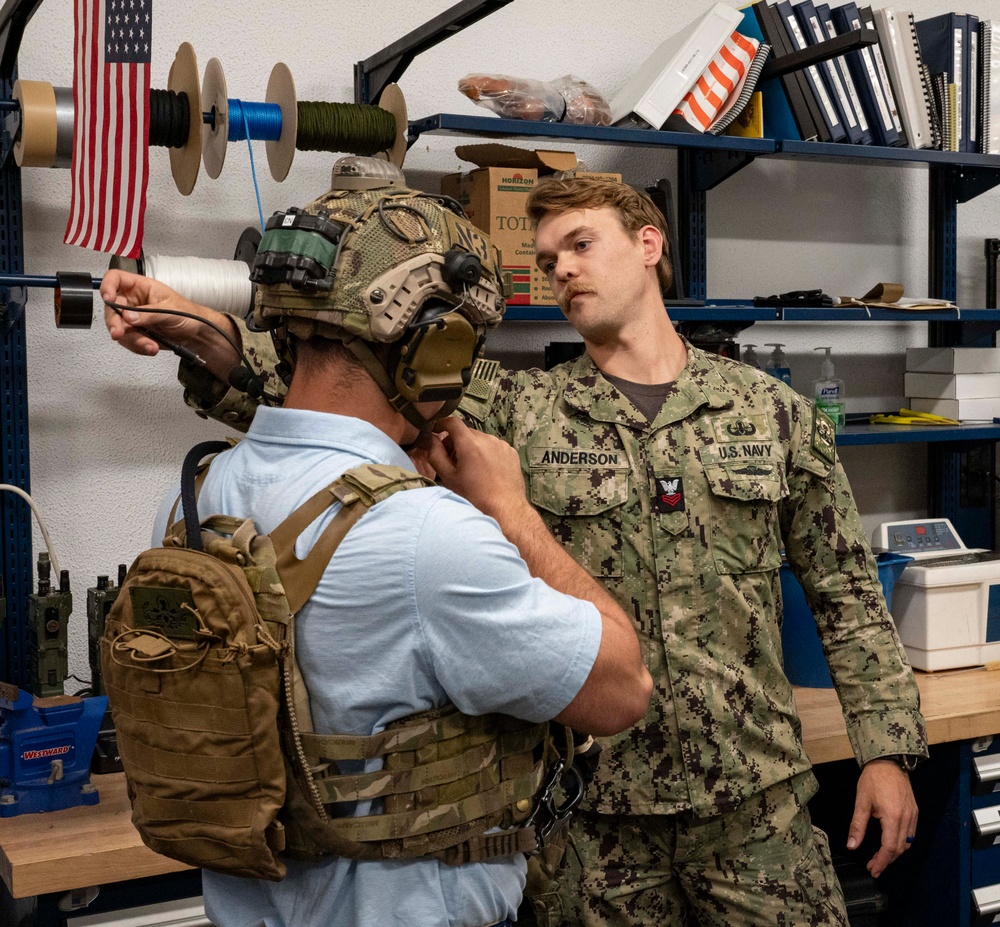 United States Naval Academy Midshipmen Tour EODMU8