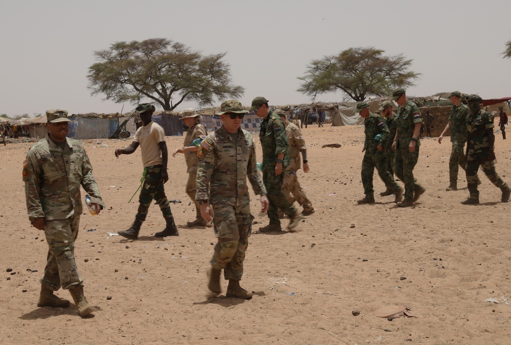 Armed Forces of Senegal host cultural tour in local village