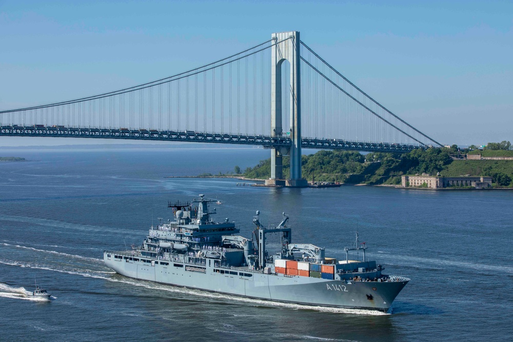 Parade of Ships Kicks off Fleet Week New York 2024