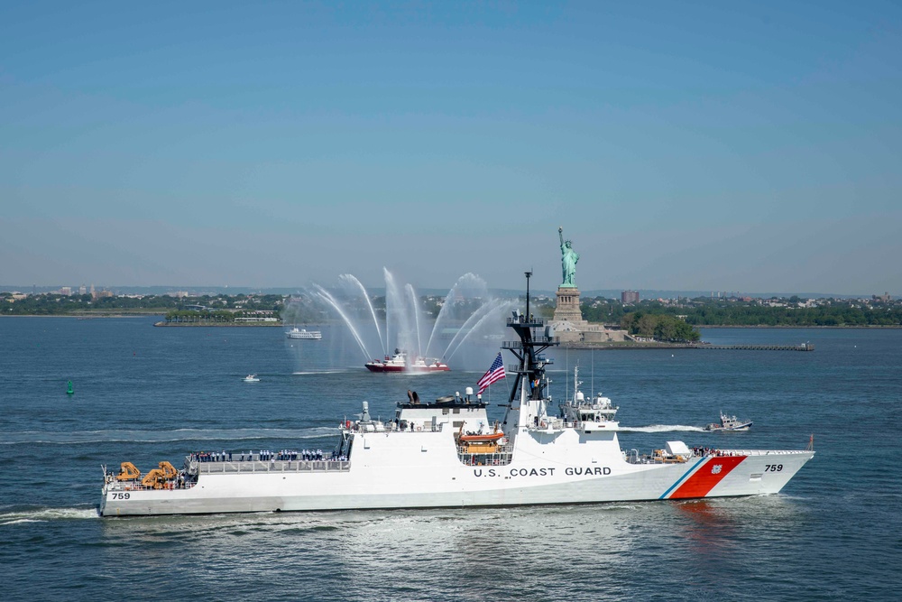 Parade of Ships Kicks off Fleet Week New York 2024