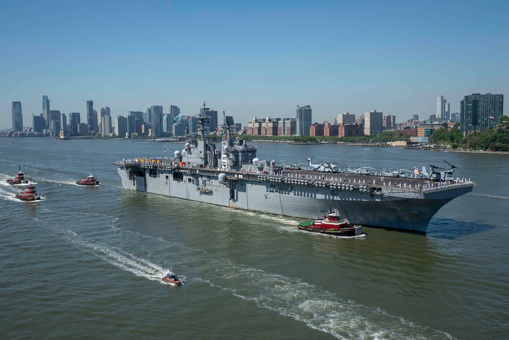 Parade of Ships Kicks off Fleet Week New York 2024