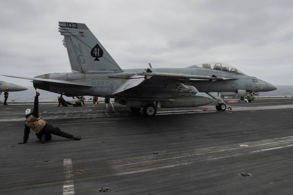 Abraham Lincoln conducts flight operations