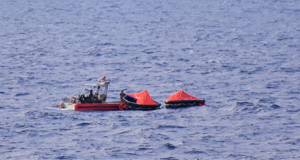 Coast Guard rescues 6, searches for 2 after vessel sinks near Bahamas