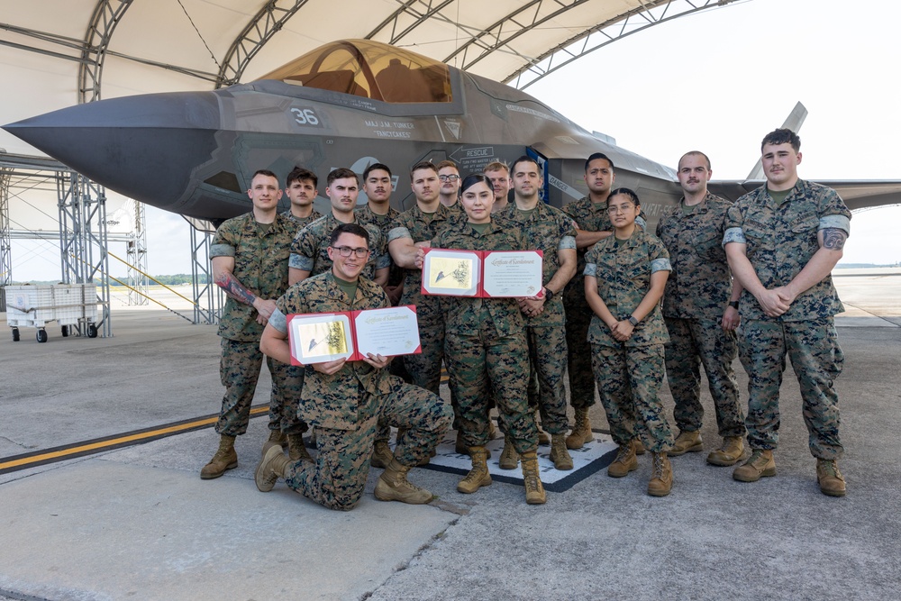 Marines reenlist at VMFAT-501