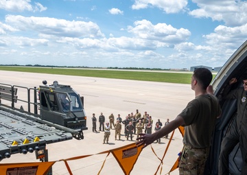 KC-46 hot-pit refueling &amp; cargo unload, Lethal Pride
