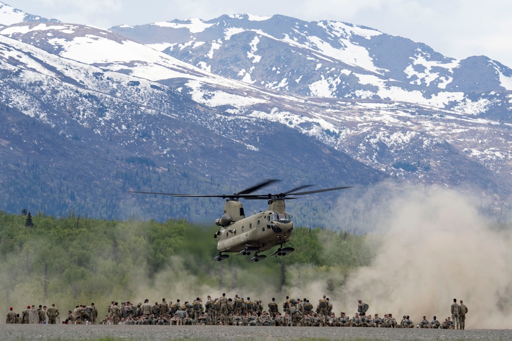 3-509th Paratroopers conduct memorial jump in honor of Gold Star Week