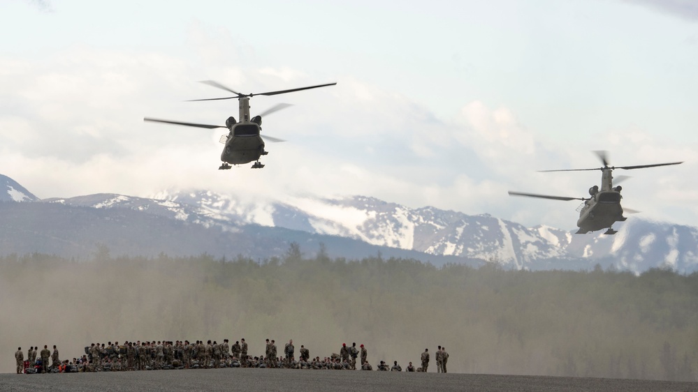 3-509th Paratroopers conduct memorial jump in honor of Gold Star Week