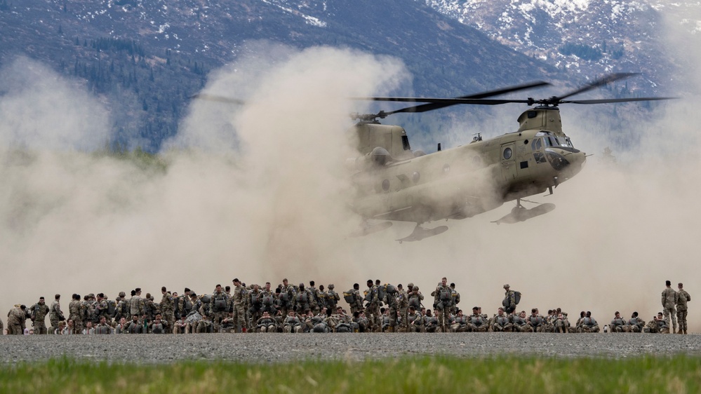3-509th Paratroopers conduct memorial jump in honor of Gold Star Week