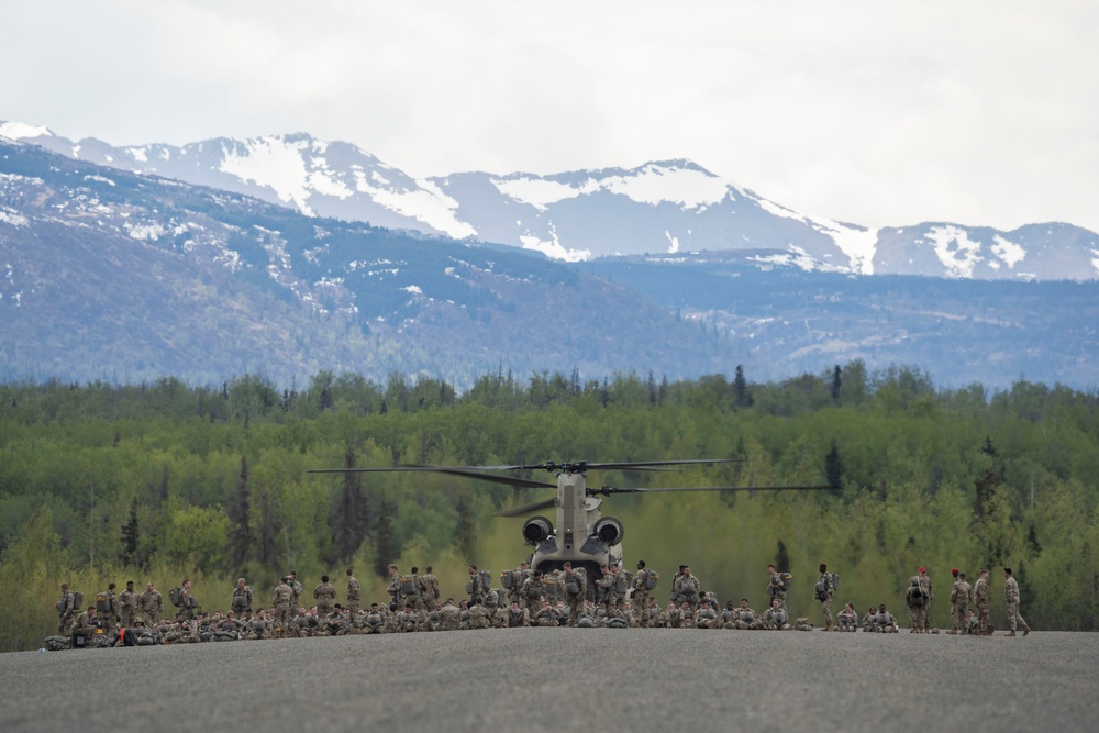 3-509th Paratroopers conduct memorial jump in honor of Gold Star Week