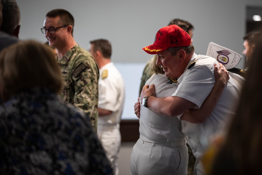 USS Kearsarge Holds Change of Command Ceremony