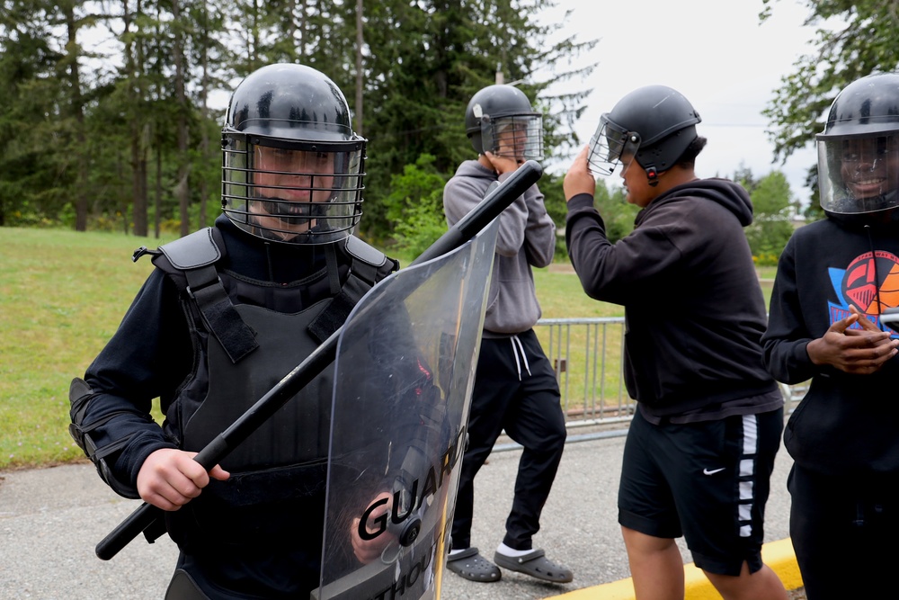 STEAM Students visit JBLM