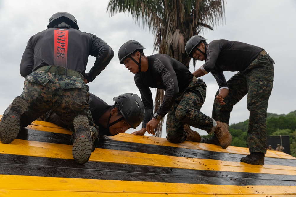 Competitors conduct Fuerzas Comando 2024 Obstacle Course