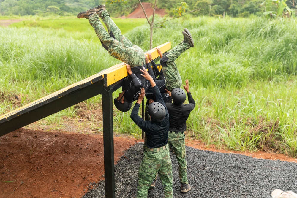 Competitors conduct Fuerzas Comando 2024 Obstacle Course