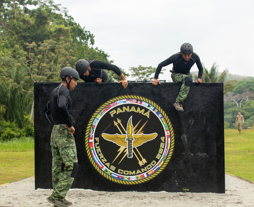 Competitors compete in Fuerzas Comando 2024 Obstacle Course