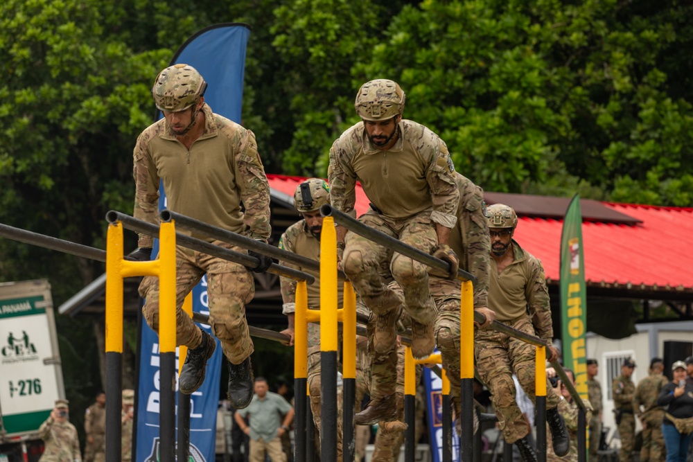 Competitors compete in Fuerzas Comando 2024 Obstacle Course