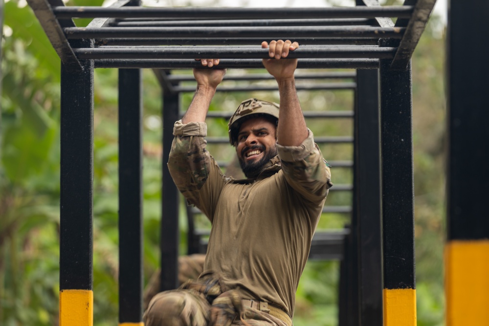 Competitors compete in Fuerzas Comando 2024 Obstacle Course