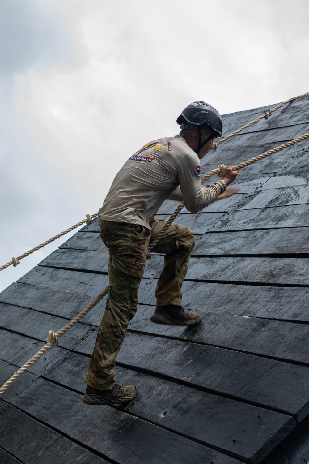 Competitors compete in Fuerzas Comando 2024 Obstacle Course