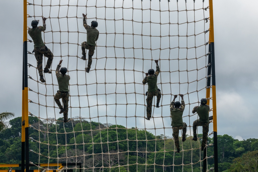 Competitors compete in Fuerzas Comando 2024 Obstacle Course