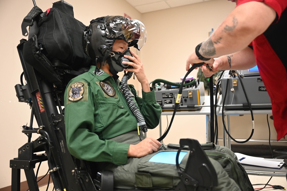 Pilot fit facility reaches milestone, outfits 1,000th F-35 pilot