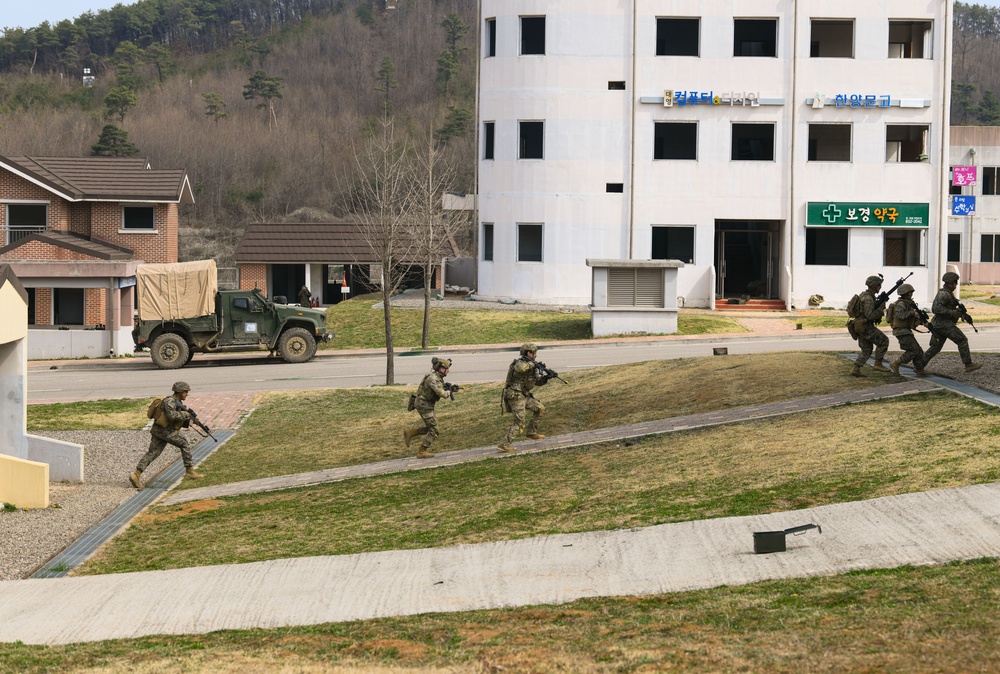 MWSS-171 conducts live-fire training with the 8th SFS in South Korea