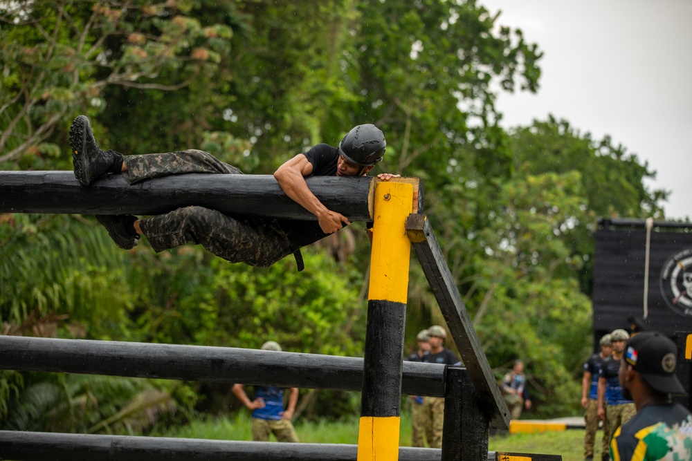 Competitors compete in Fuerzas Comando 2024 Obstacle Course