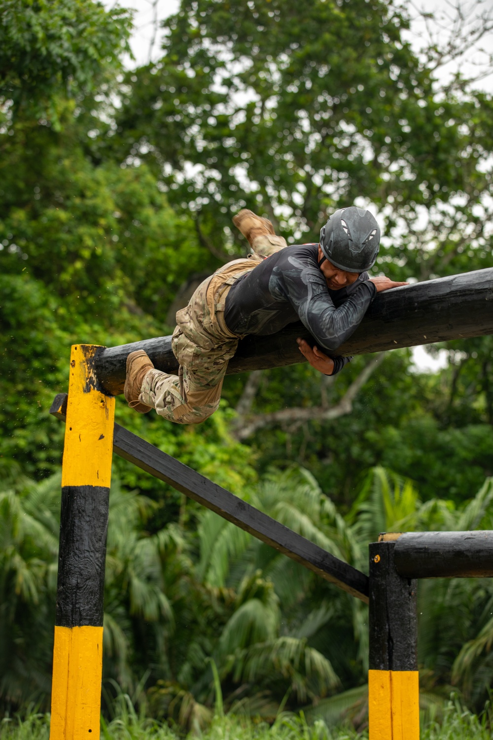 Competitors compete in Fuerzas Comando 2024 Obstacle Course