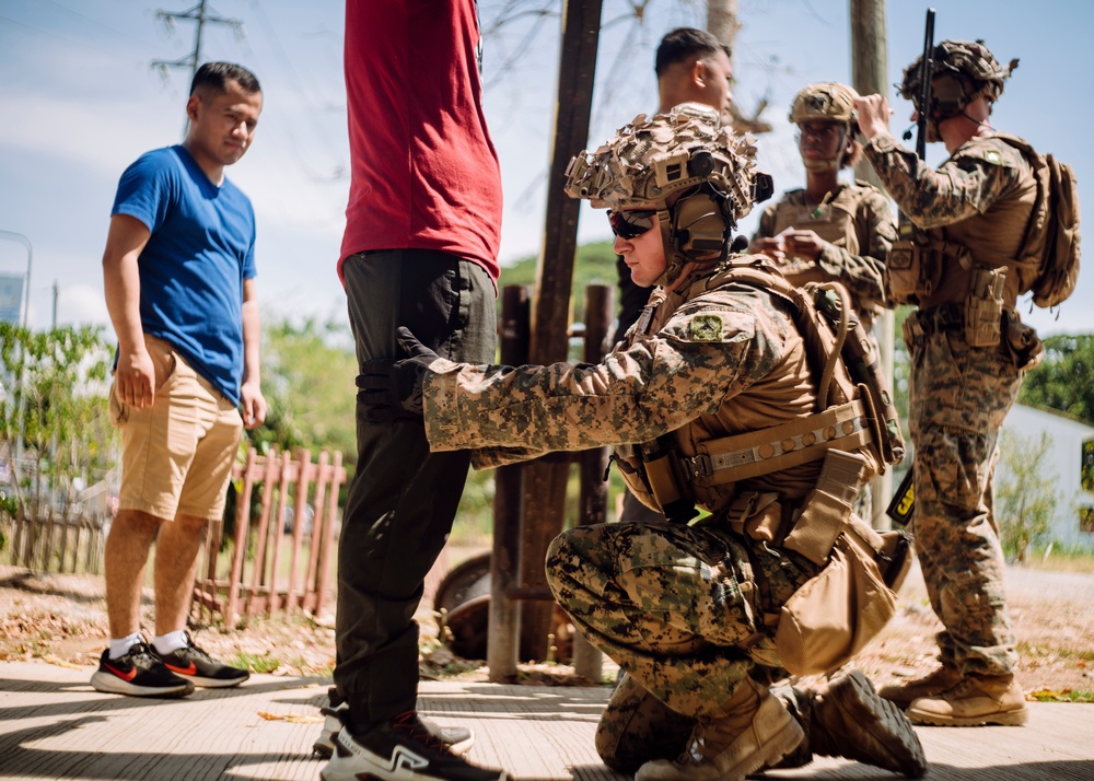 ACDC: US, Philippine Marines Integrate to Conduct NEO Training