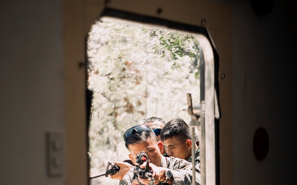 ACDC: US, Philippine Marines Conduct Urban Operations Training