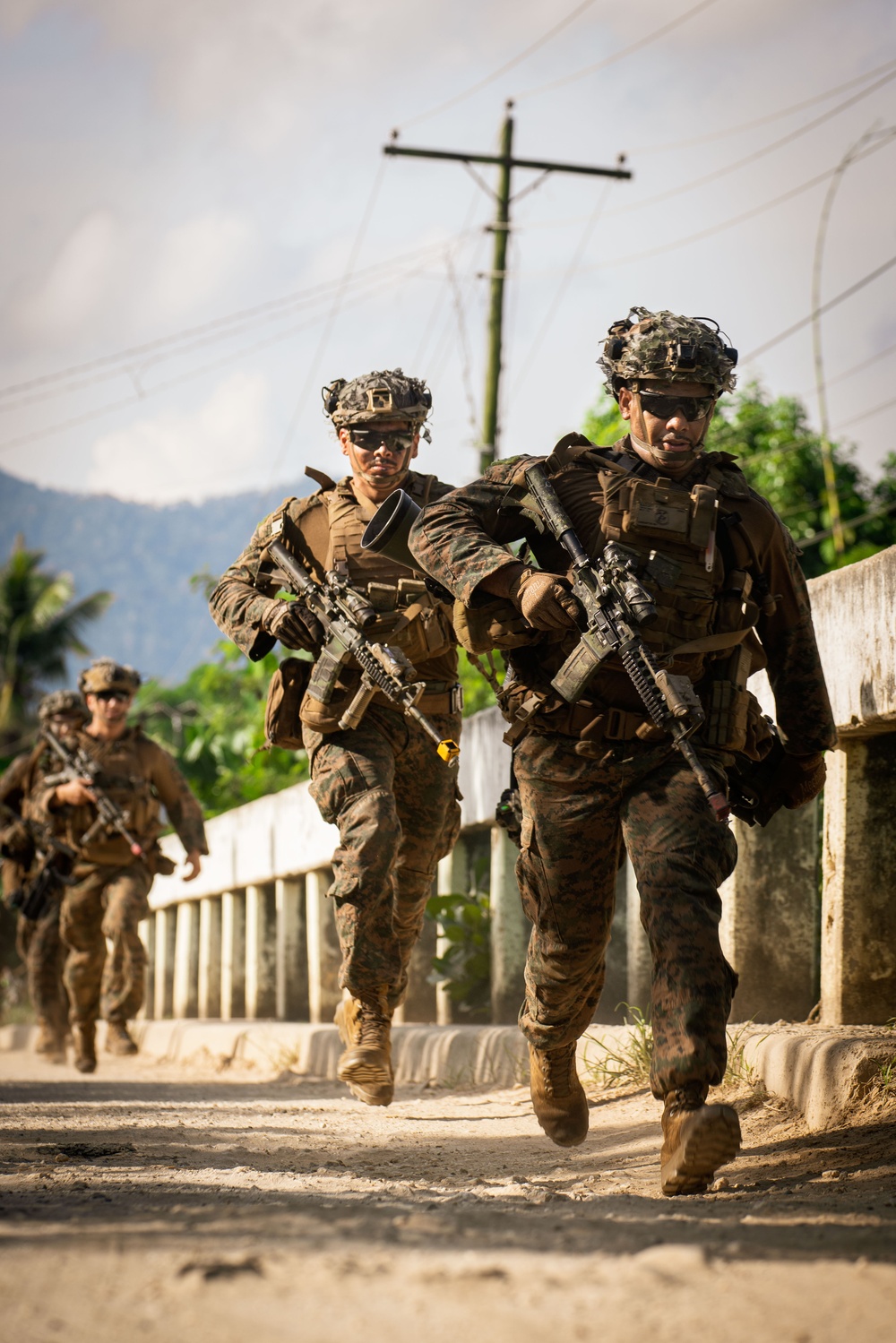 ACDC: US Marines, Philippine Marines Conduct Combined Key Terrain Seizure of MOUT Facility