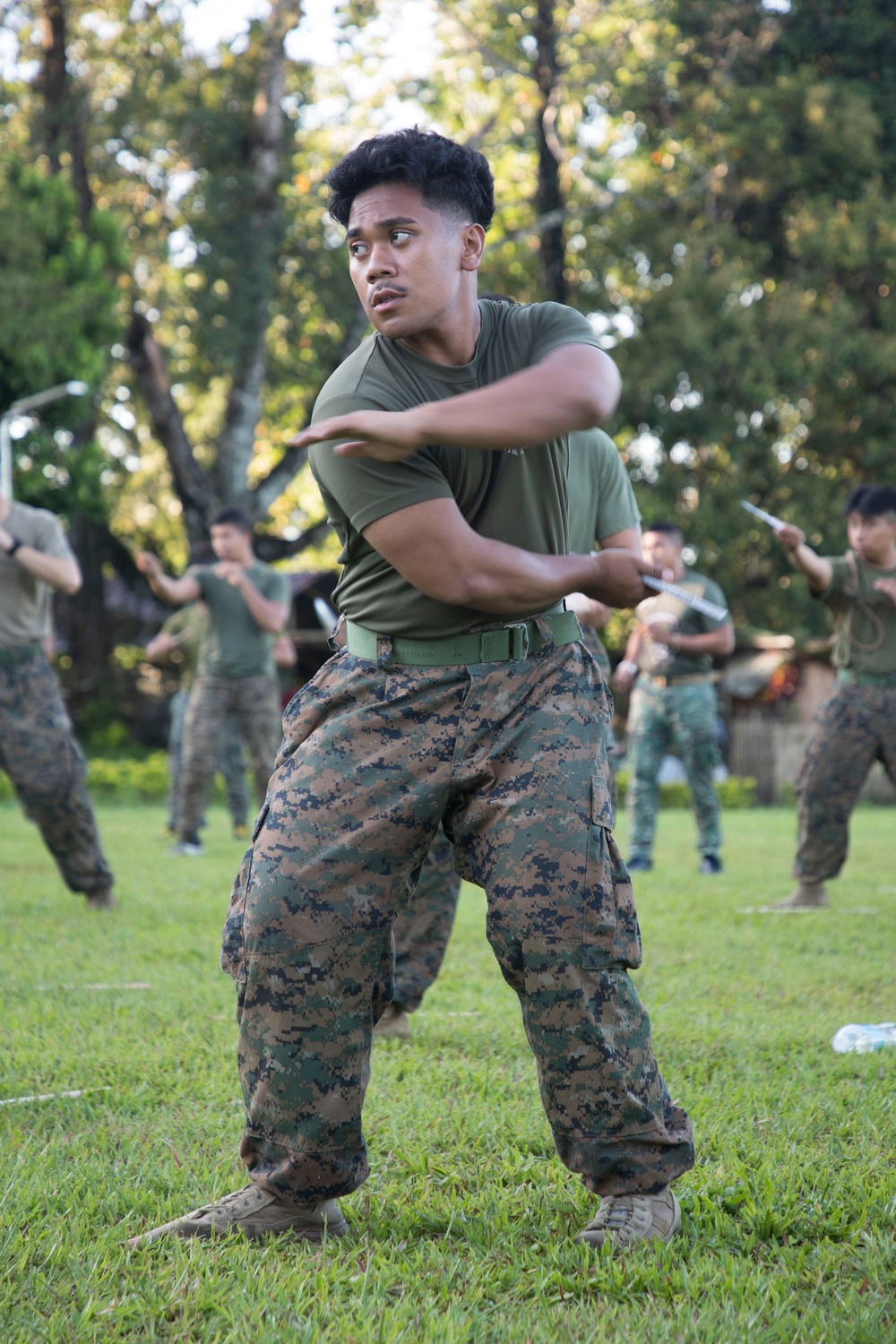 ACDC: 1/7, Philippine service members conduct martial arts training
