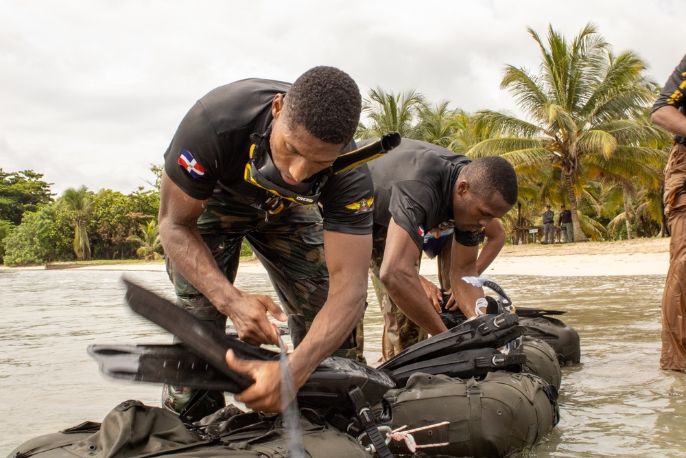 Fuerzas Comando 2024 Aquatic Run-and-Shoot Event