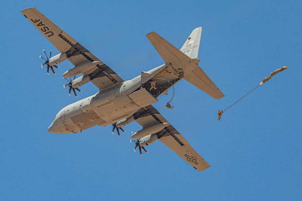 Paratroopers and the Moroccan Royal Armed Forces conduct airborne training during African Lion 2024