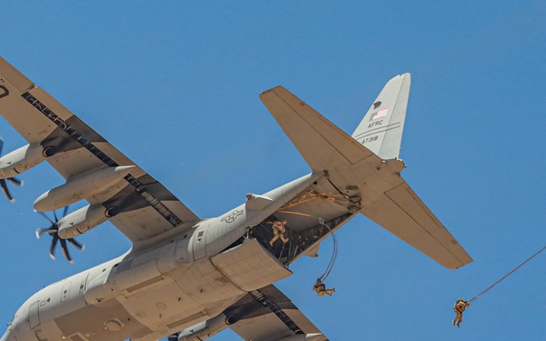 Paratroopers and the Moroccan Royal Armed Forces conduct airborne training during African Lion 2024