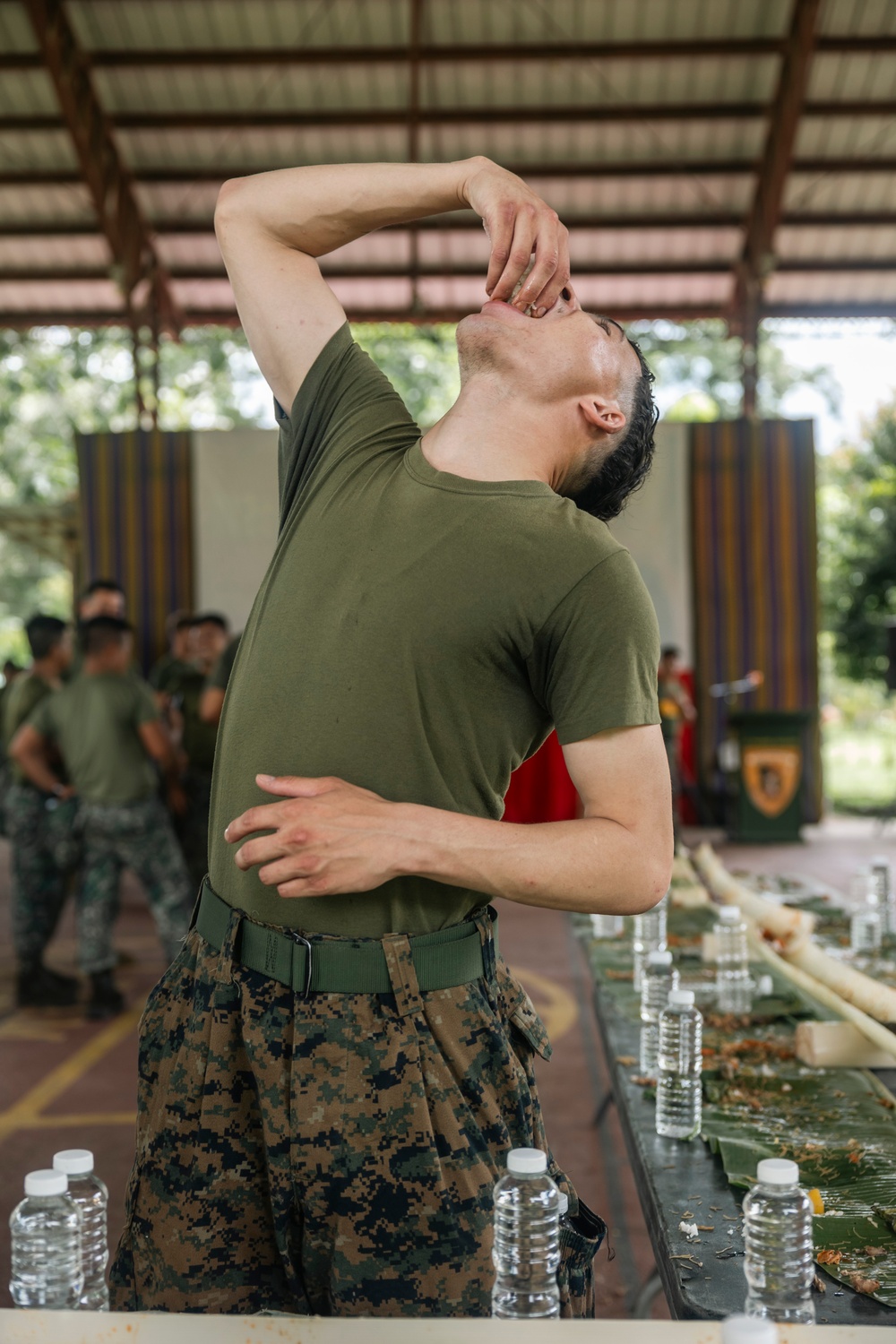 ACDC: 1/7, Philippine Armed Forces share boodle fight