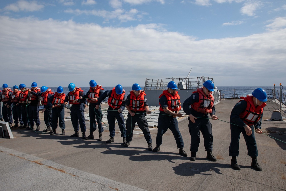 USS Paul Ignatius (DDG 117) Conducts RAS With FS Somme