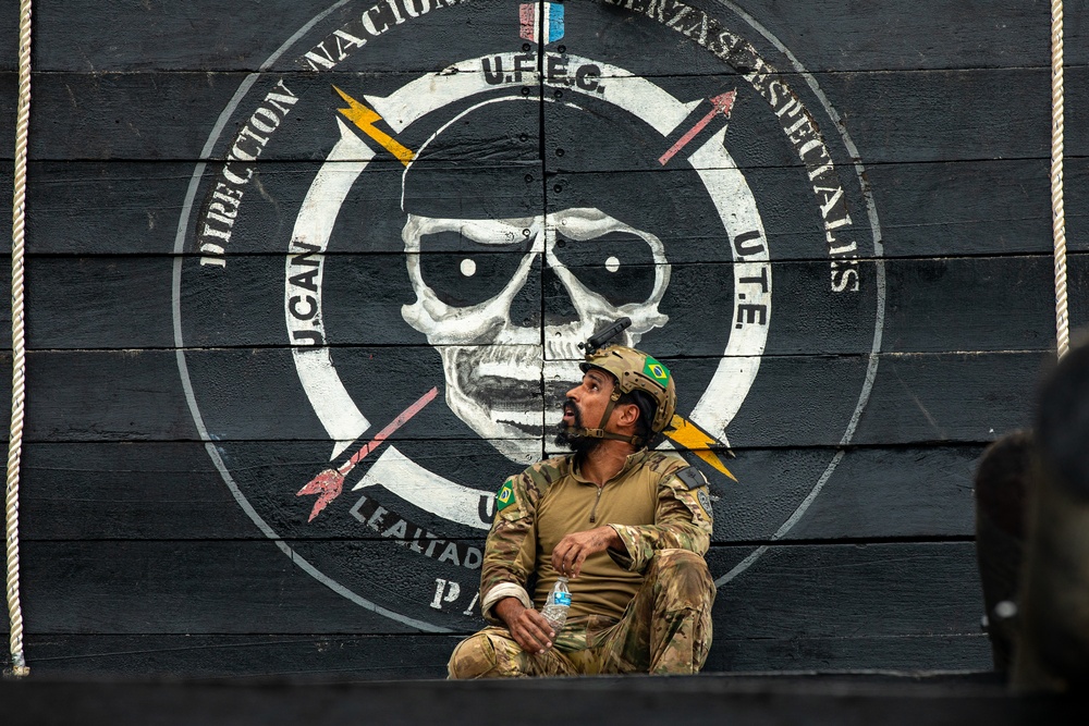 Fuerzas Comando 2024 Obstacle Course