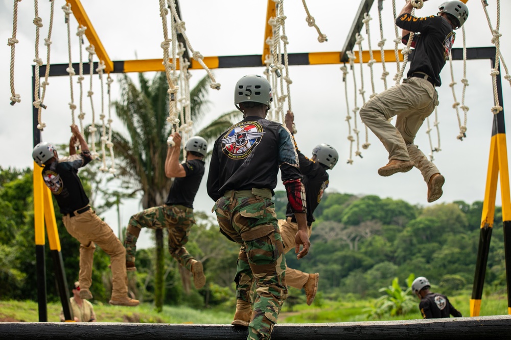 Fuerzas Comando 2024 Obstacle Course