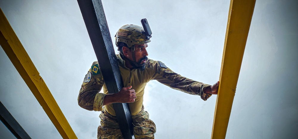 Competitors conduct Fuerzas Comando 2024 Obstacle Course