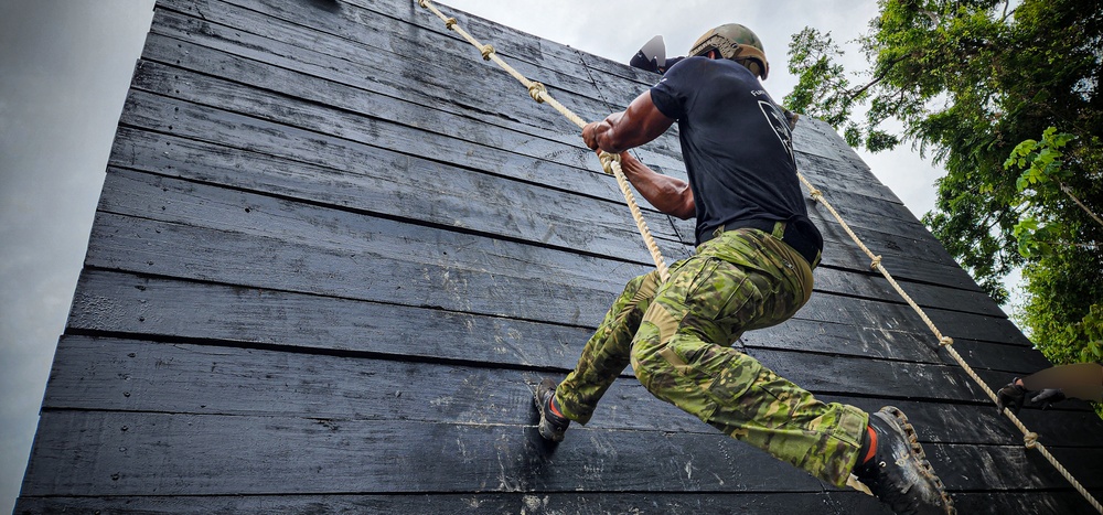 Competitors conduct Fuerzas Comando 2024 Obstacle Course