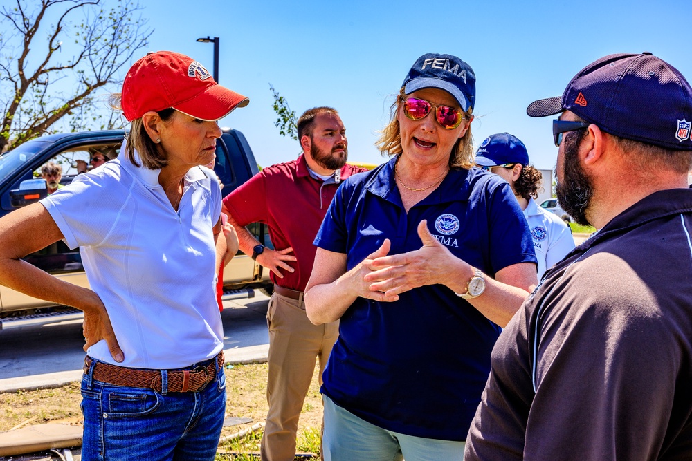 Federal Coordinating Officer and Region 7 Administrator Talks with the Adair County Emergency Manager