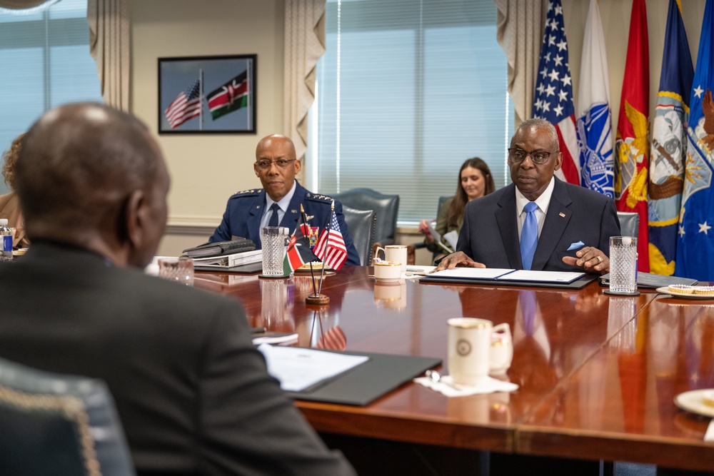 Secretary Austin hosts Kenyan President William Ruto